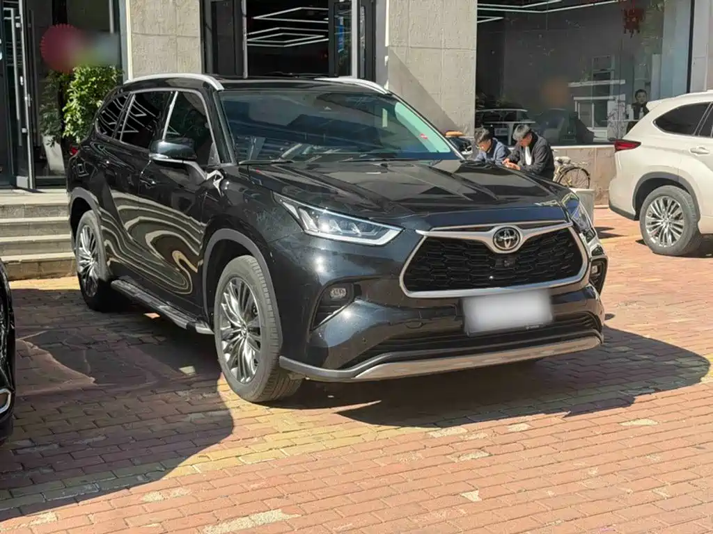 Photo 12 - Toyota Highlander