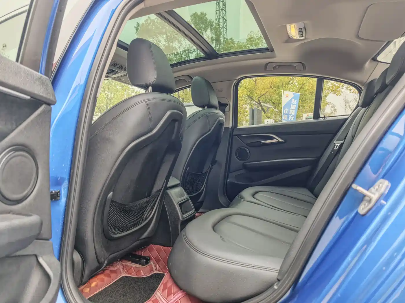 BMW 1 Series 2018 118i Sport Edition фото 9