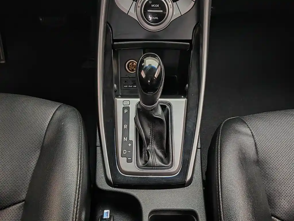 Hyundai Langdong 2015 1.6L Auto Exclusive фото 13