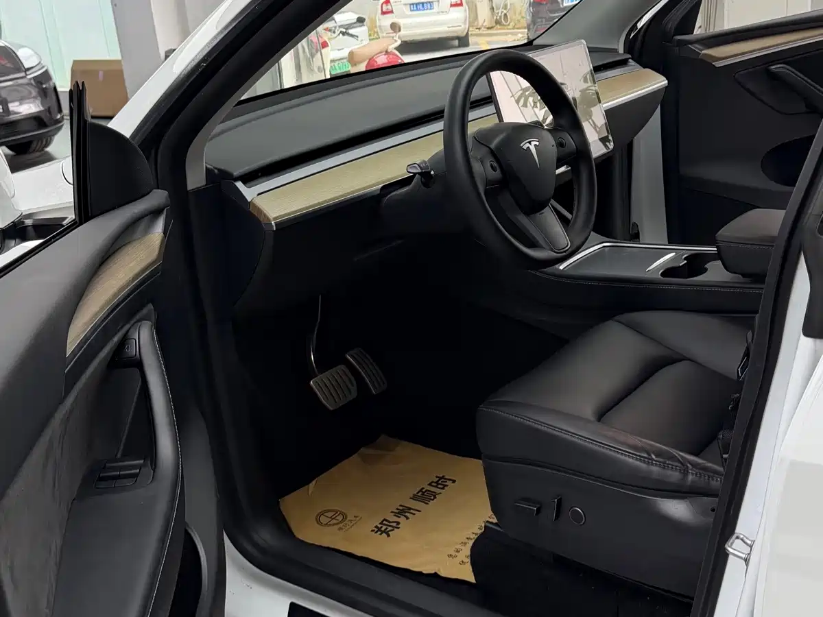 Фото 6 - Tesla Model Y