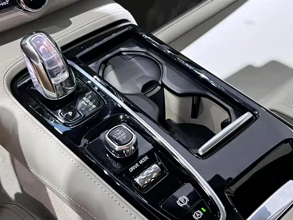 VOLVO S90 PLUG IN HYBRID