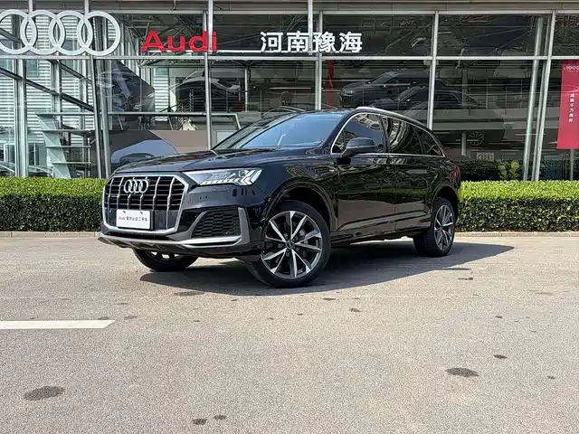 Audi Q7 55 TFSI quattro S line, Спорт