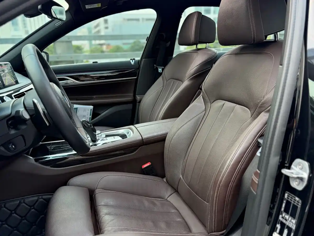 BMW 7 Series 2018 730Li Leading Type M Sport Package фото 7