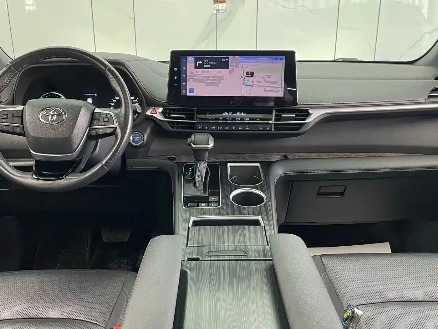 Toyota Sienna 2021 2.5L Hybrid Premium Edition фото 23
