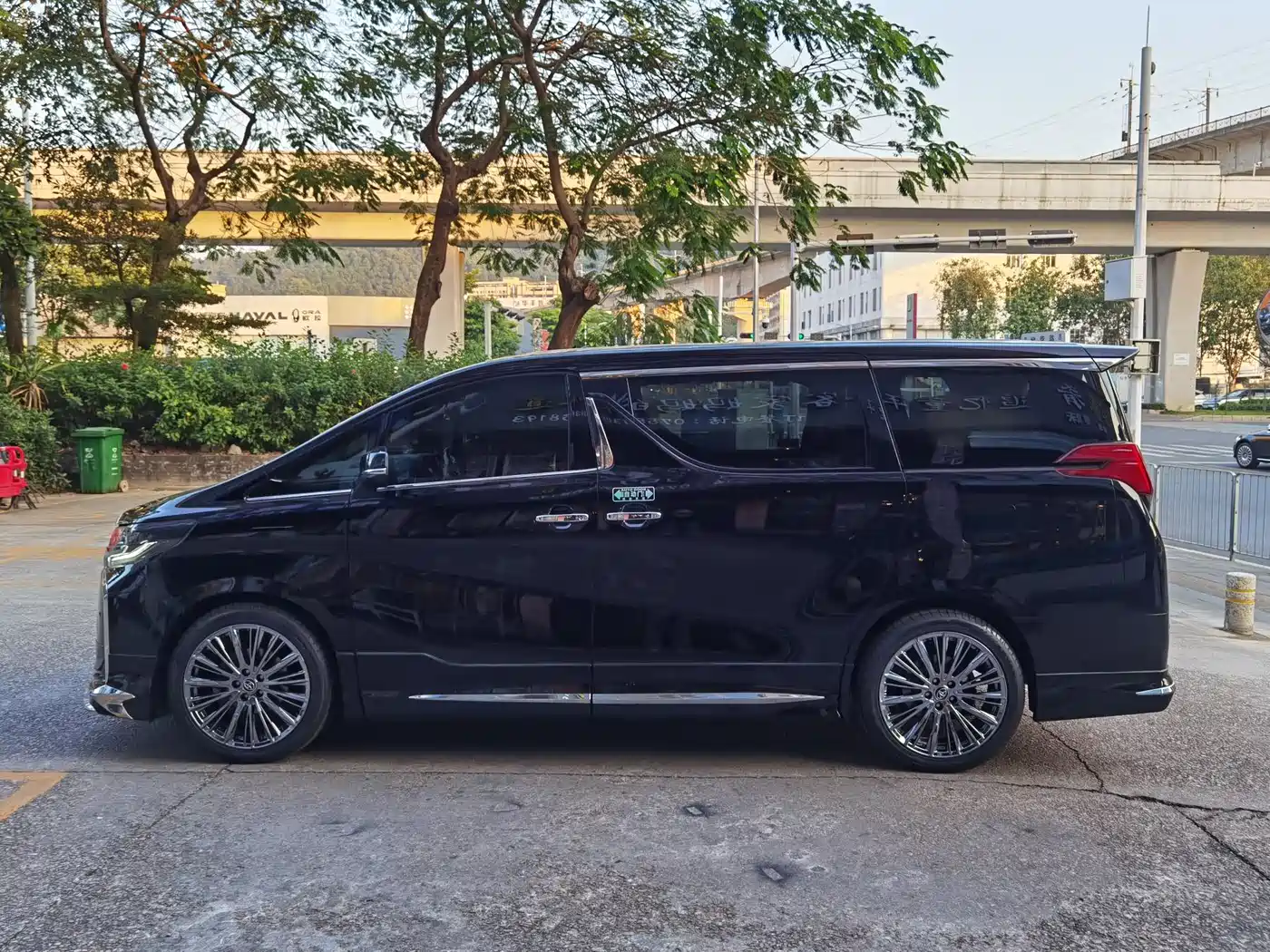 Toyota Alphard 2015 3.5L Premium Edition фото 7