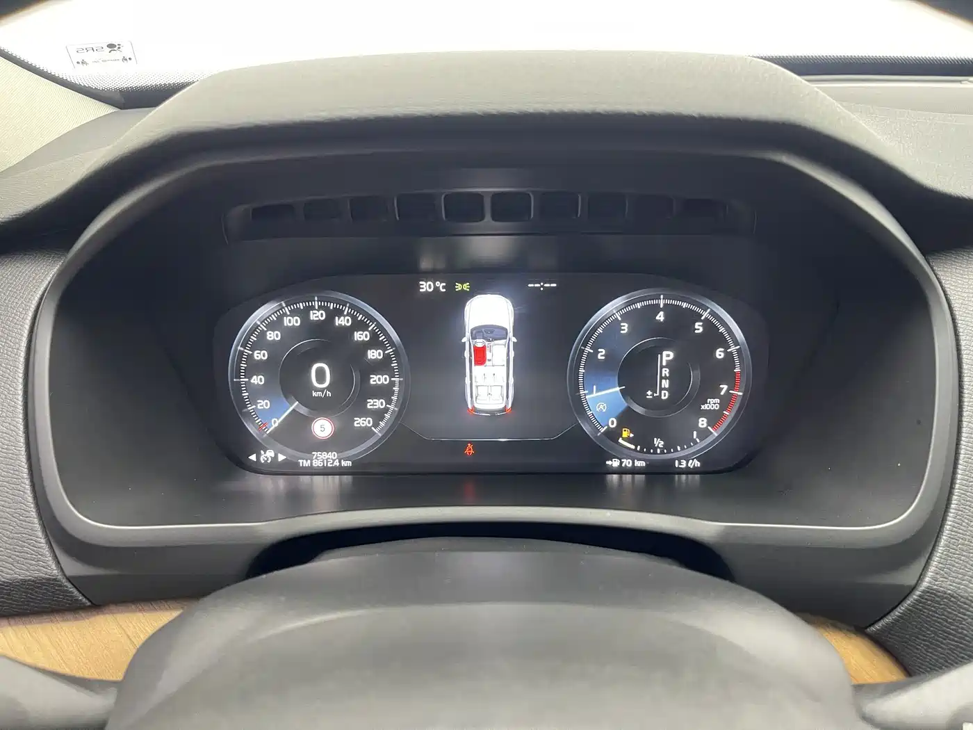 Фото 8 - Volvo XC90