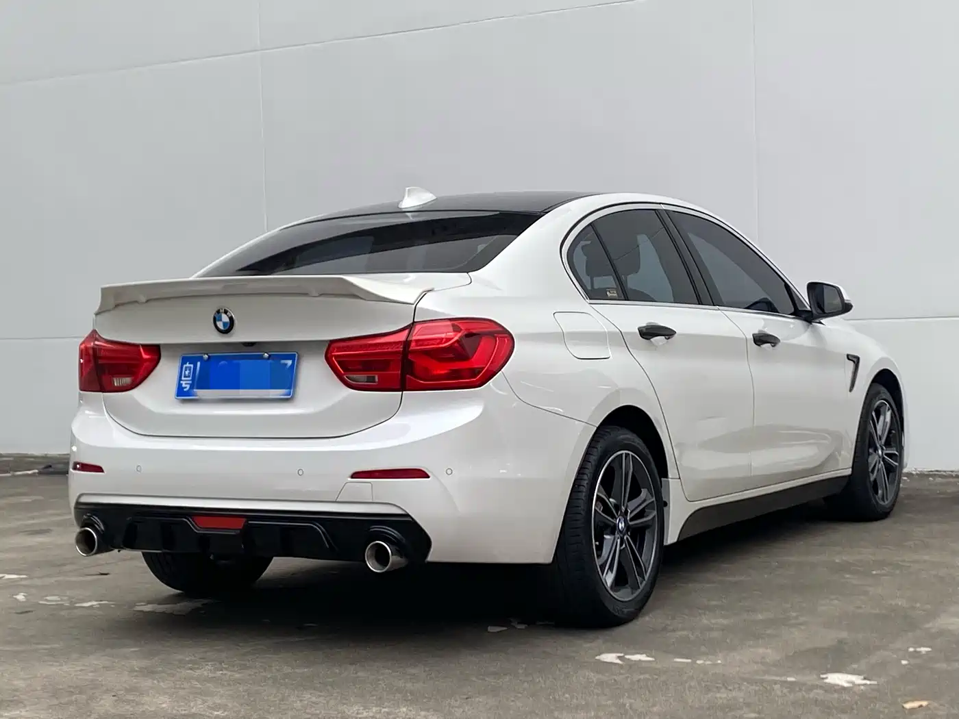 BMW 1 Series 2019 118i Fashion Edition фото 12