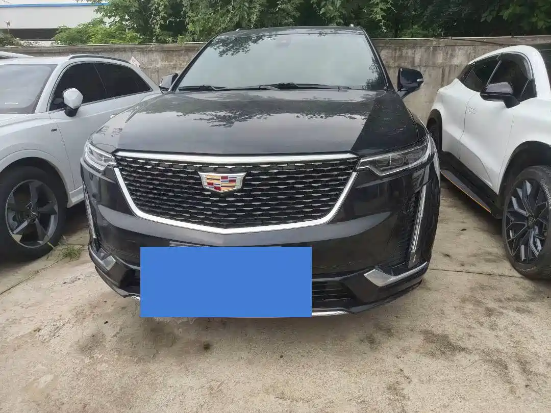 CADILLAC XT6