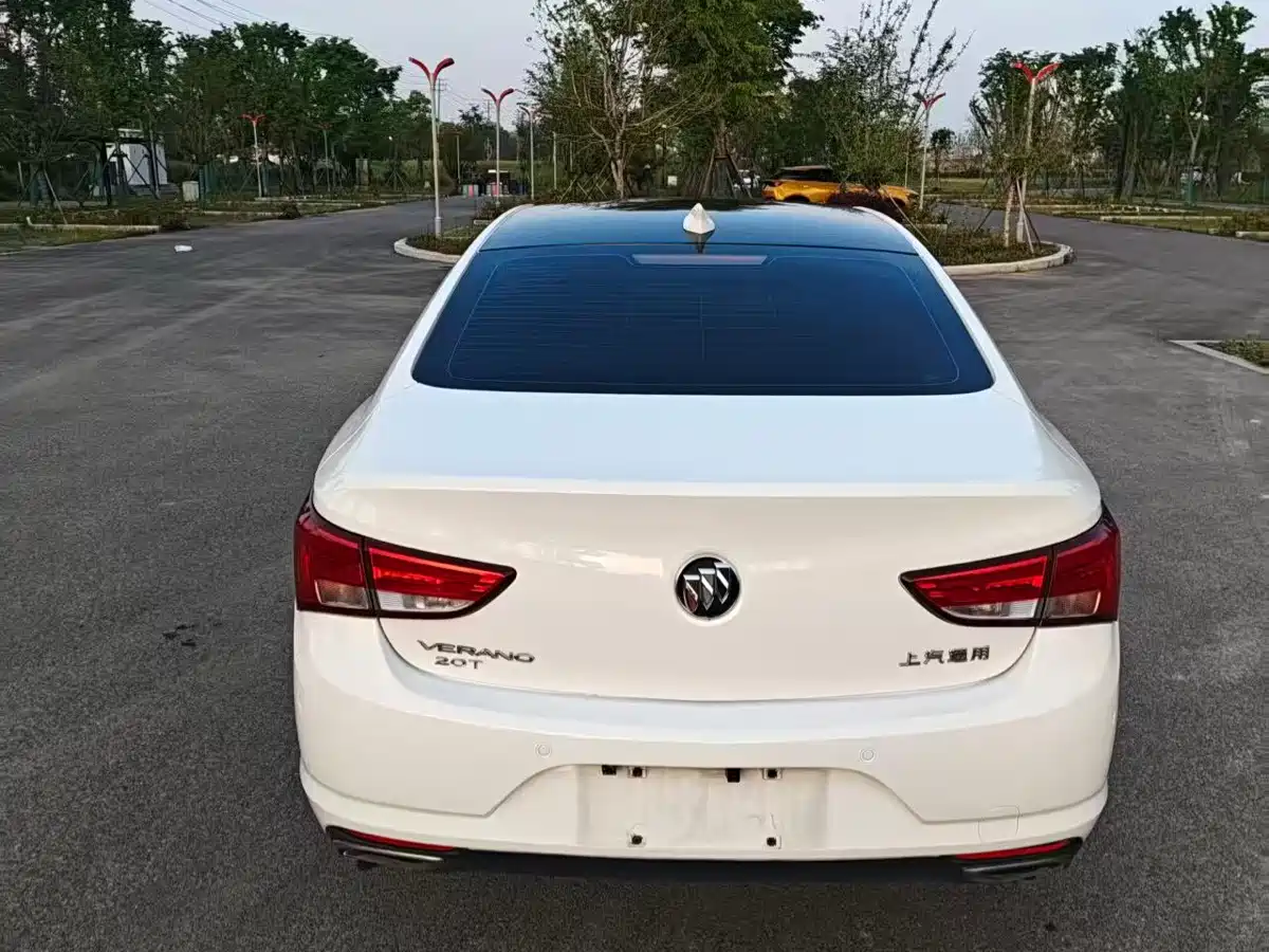 Buick Verano 2018 Sedan 20T Dual Clutch Leading фото 5