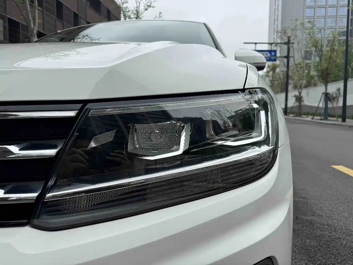 Volkswagen Tiguan L 2020 330TSI Auto 2WD Panorama Comfort China VI фото 4