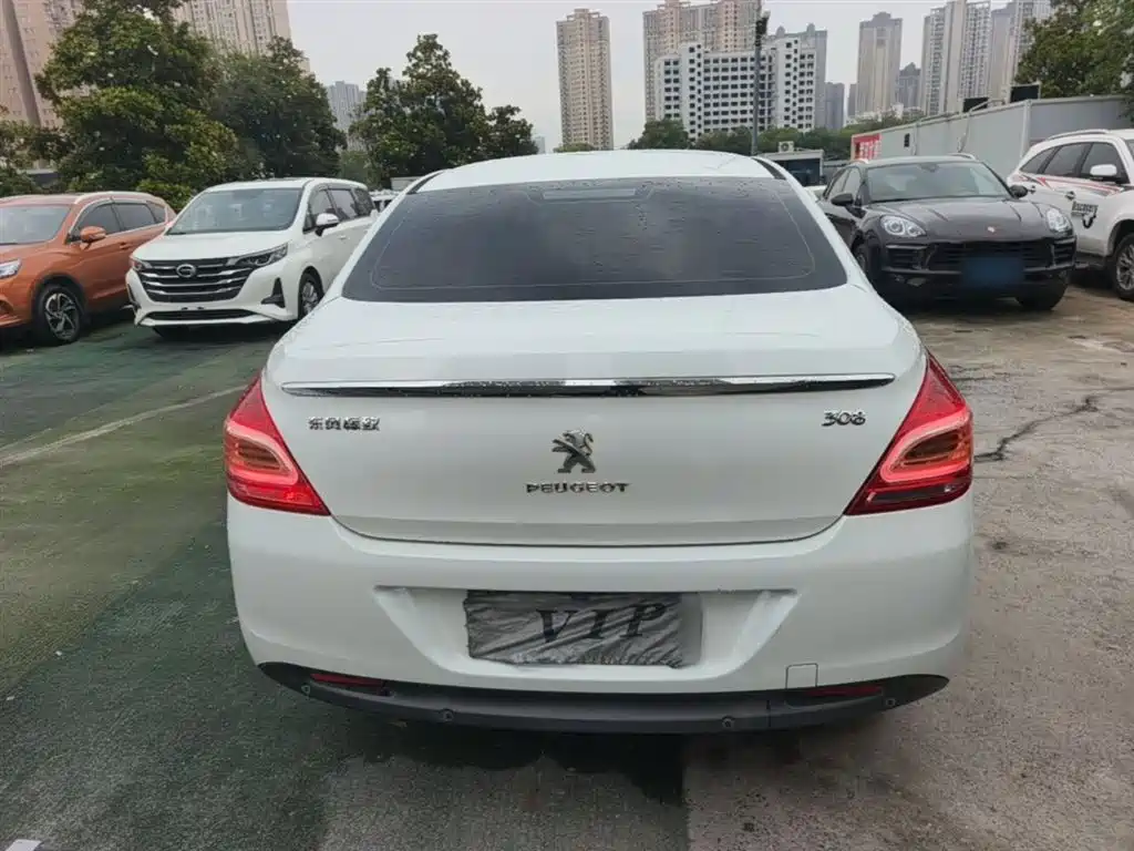 Peugeot 308 2014 Model Joy Edition Classic 1.6L Automatic Trend Style фото 6