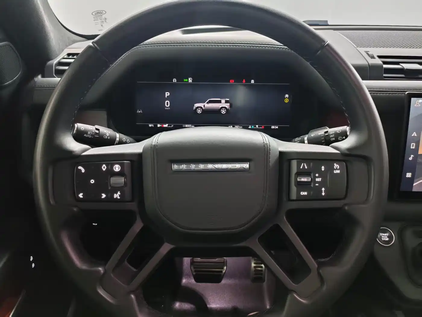 Land Rover Defender 2024 110 3.0T P400 X фото 18