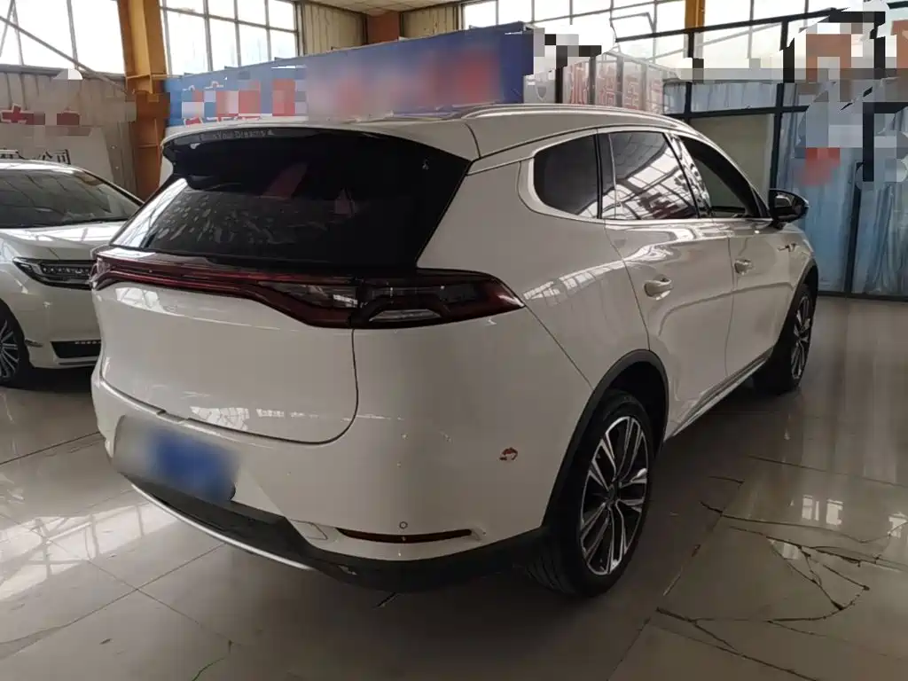 Фото 6 - BYD Tang