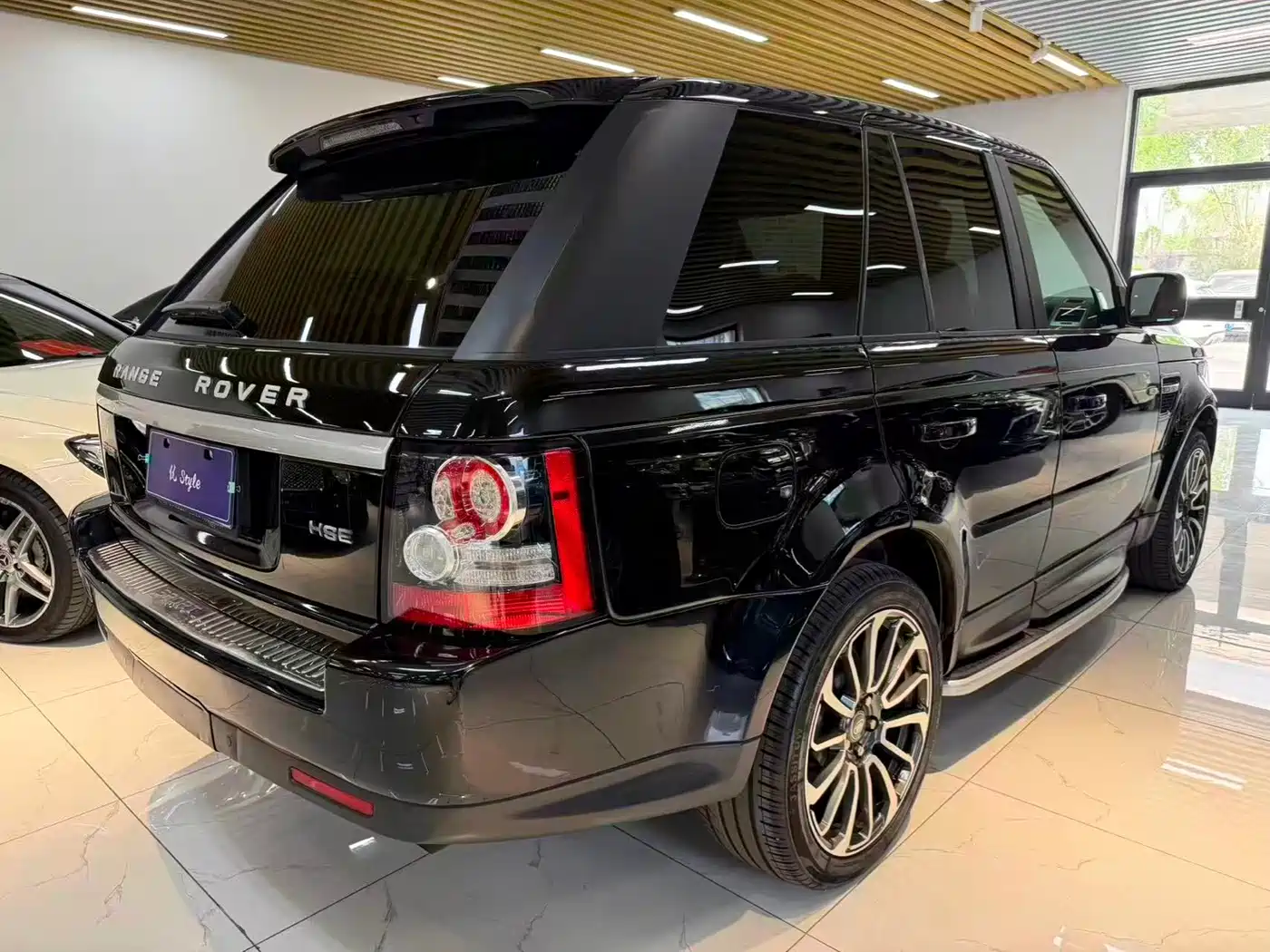 Фото 3 - Land Rover Range Rover Sport
