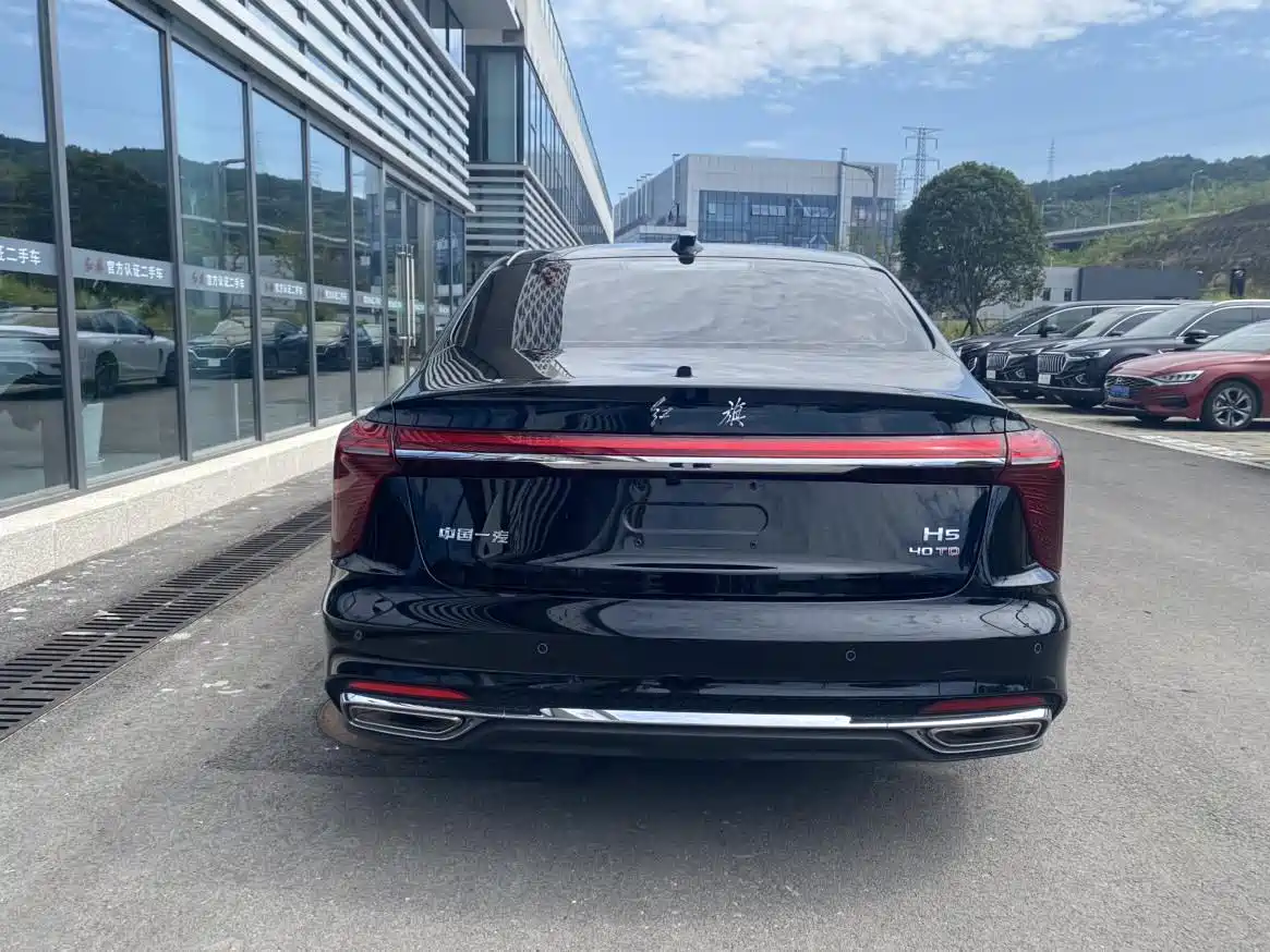 Hongqi H5 2023 2.0T Auto Smart Connect Flag Enjoy фото 6