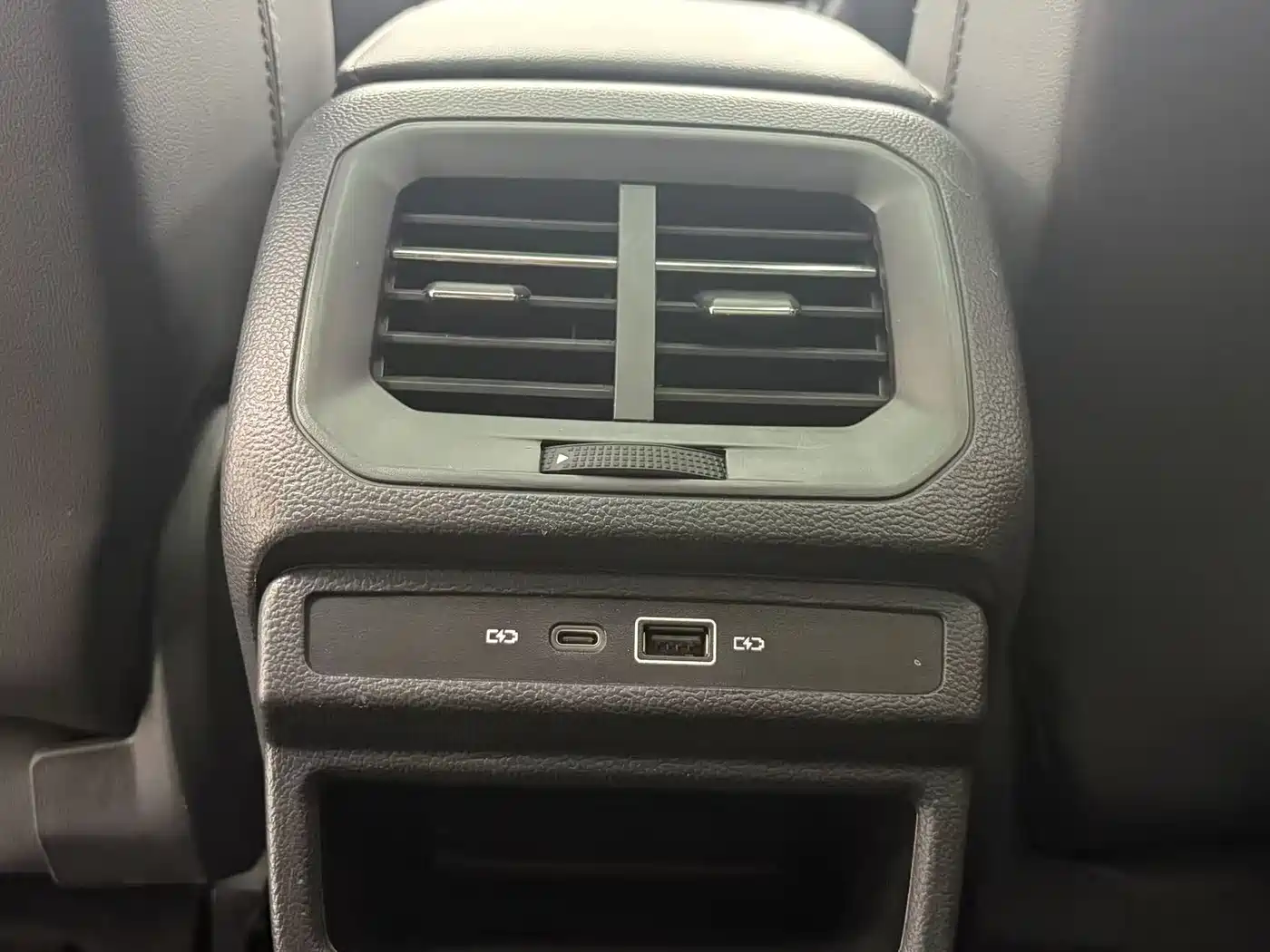 Volkswagen Tharu 2021 280TSI 2WD Luxury Plus фото 18