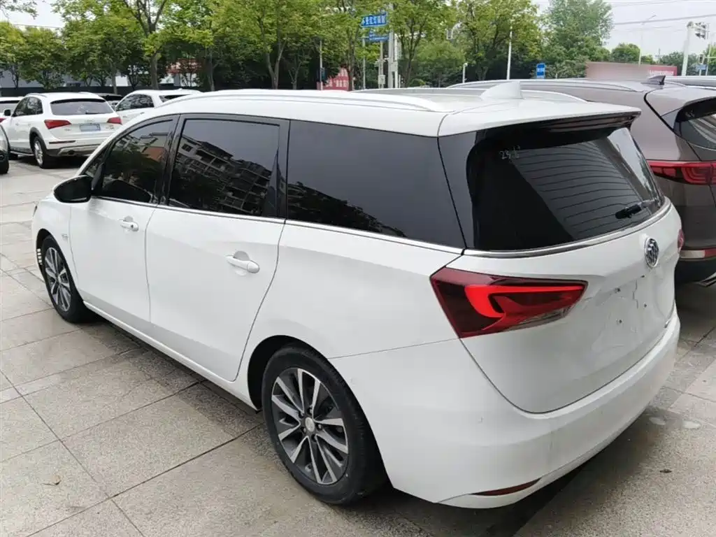 BUICK GL6