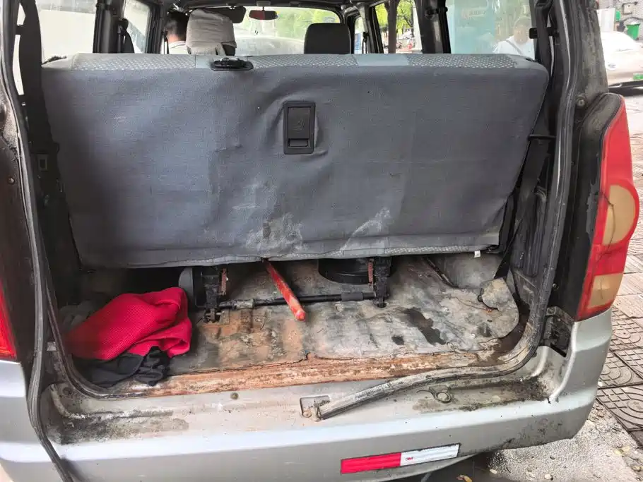 BAIC Weiwang 306 2015 2016 1.0L Base 5-seater LJ465