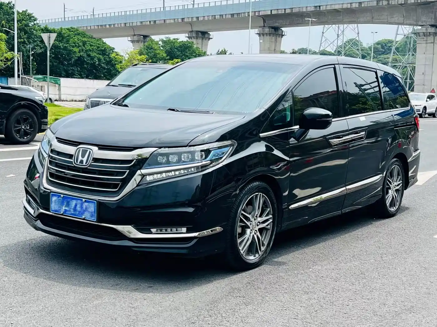 Honda Elysion 2019 2.0L Hybrid Luxury Edition