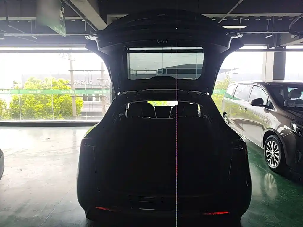 Фото 19 - Tesla Model Y