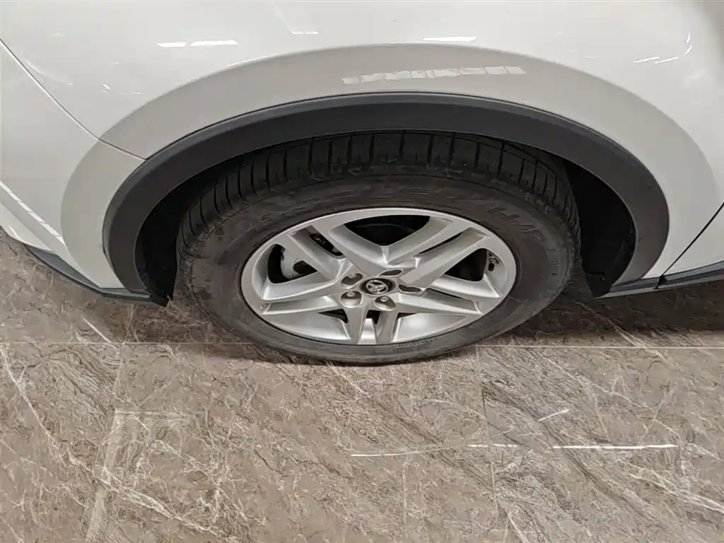 Toyota C-HR 2022 Hybrid 2.0L E-CVT Comfort Edition фото 23