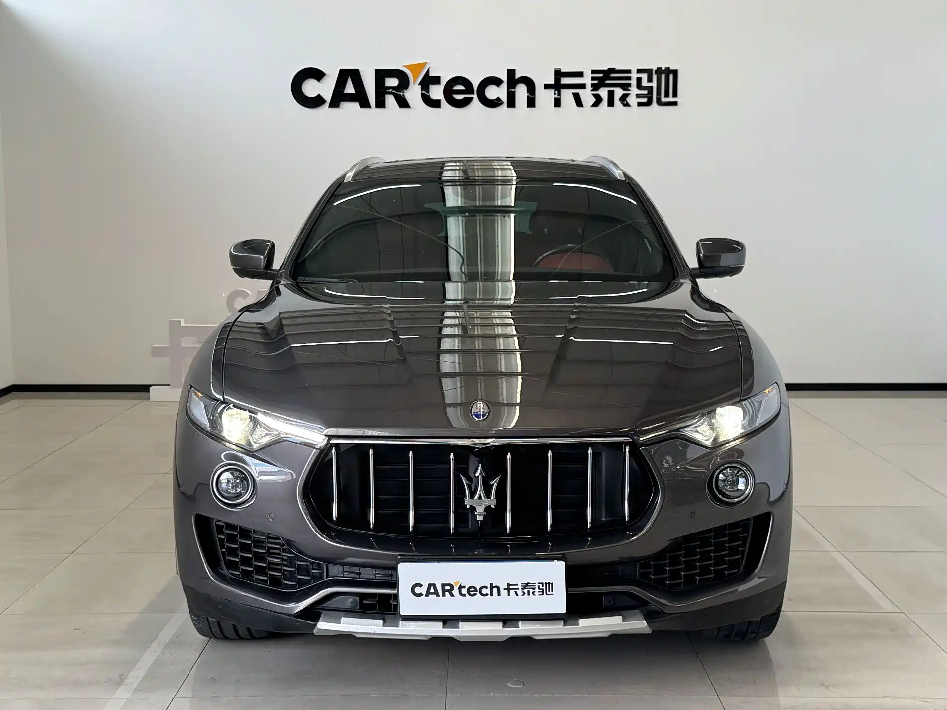 Photo 2 - Maserati Levante