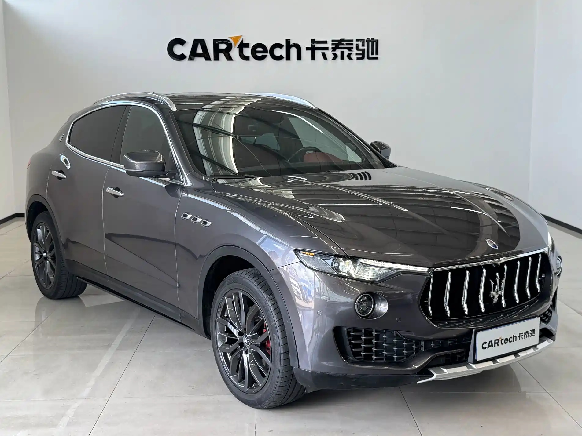 Photo 3 - Maserati Levante