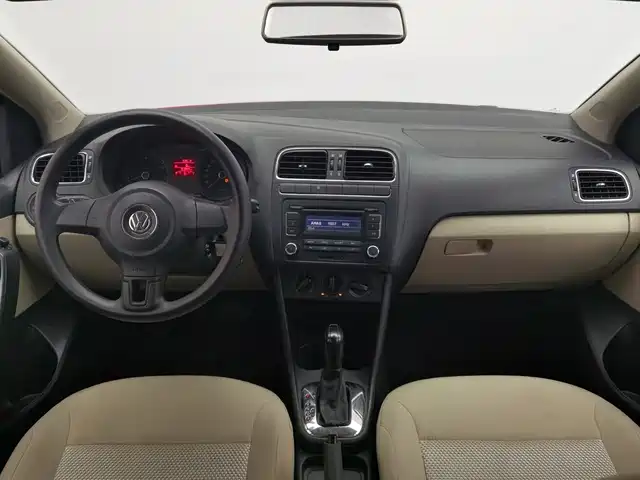 Volkswagen Polo 2011 1.6L Automatic Style Edition — фото 5