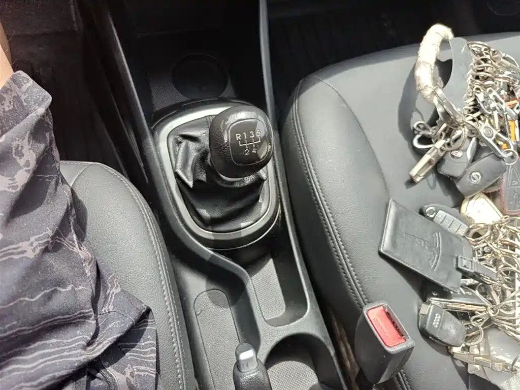 KIA K2