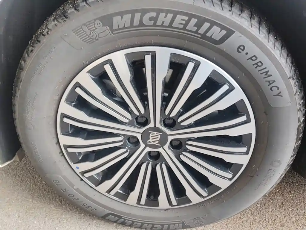 BYD Xia 2025 2025 DM-i 1.5T 180km Surpass Edition