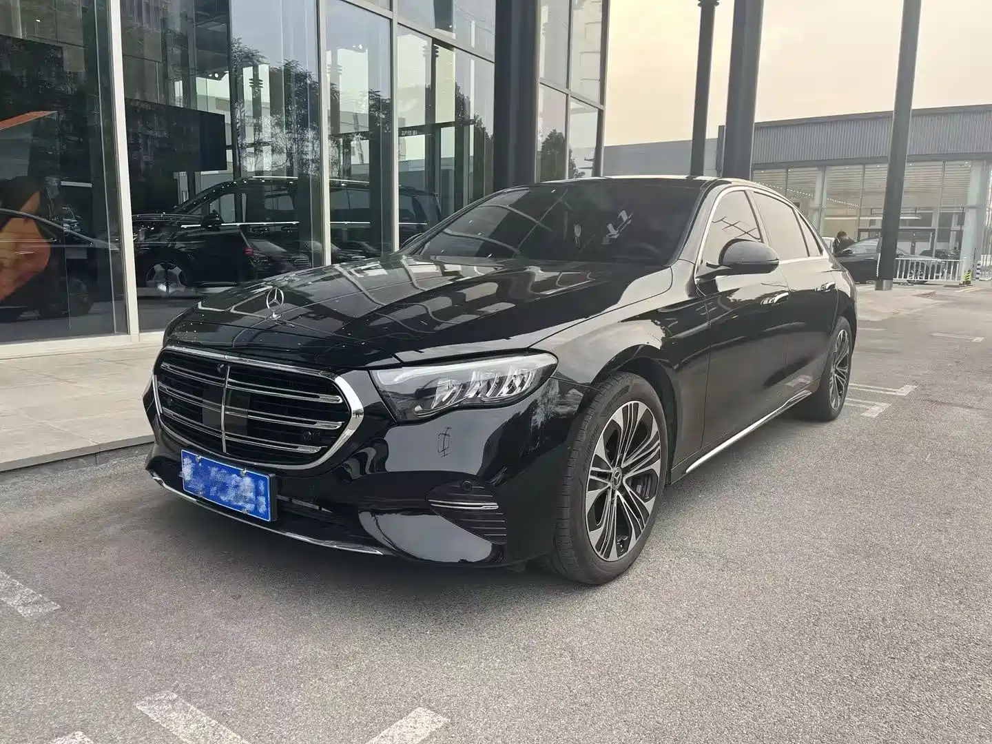 Фото 1 - Mercedes-Benz E-Class