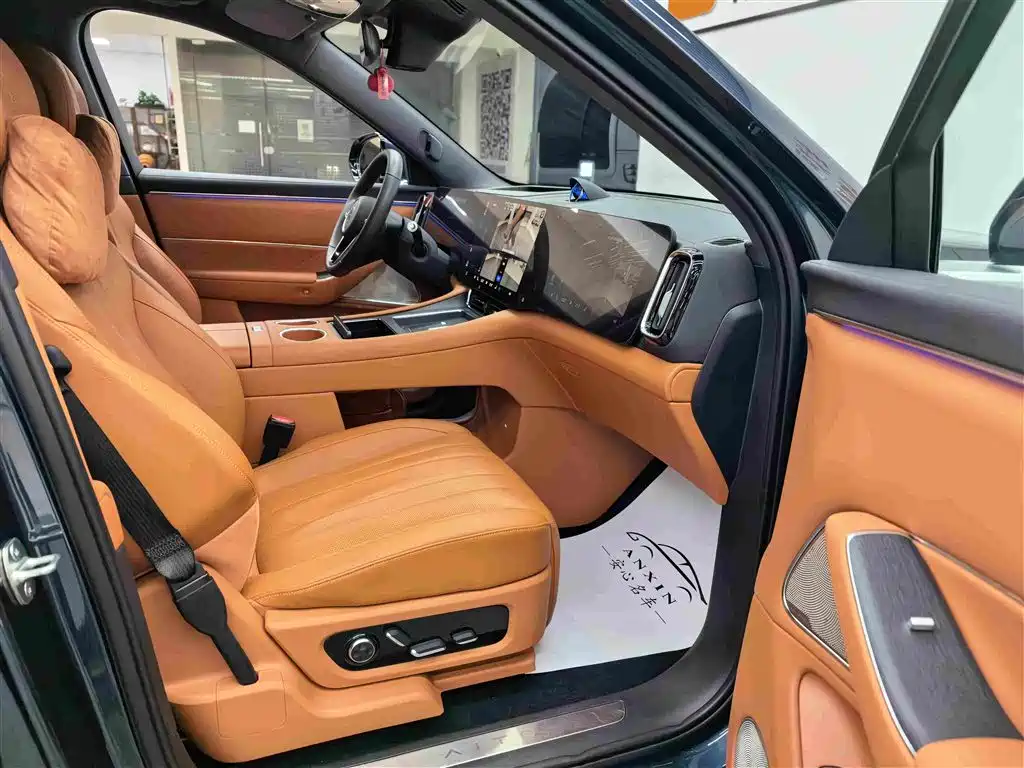 Aito AITO M8 2025 2025 Range Extender Max+ Edition 53.4kWh 5-seater