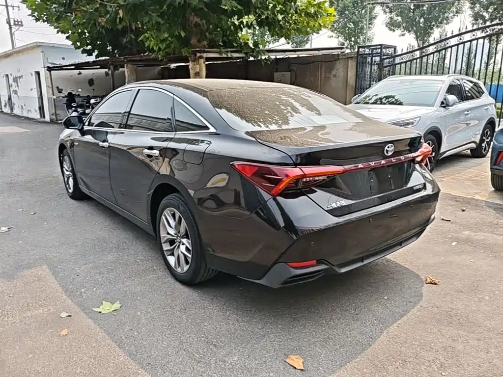 Фото 5 - Toyota Avalon