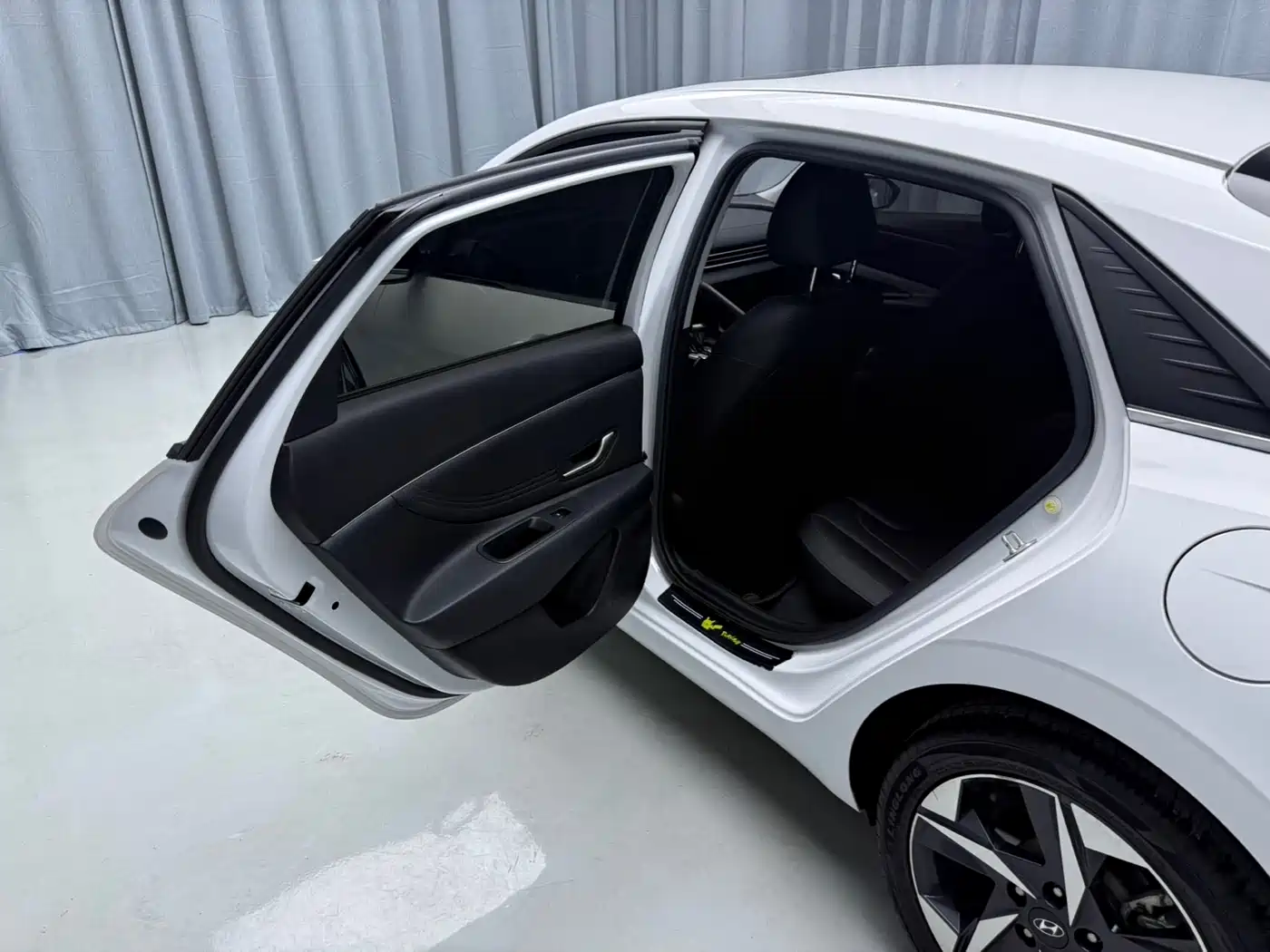 Hyundai Elantra 2022 1.5L CVT GLX Elite Edition фото 12