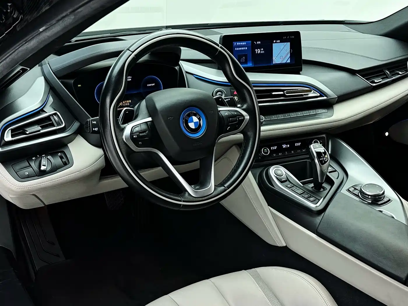 BMW i8 2014 Standard фото 18
