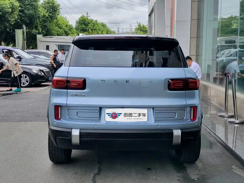Фото 5 - Geely ICON