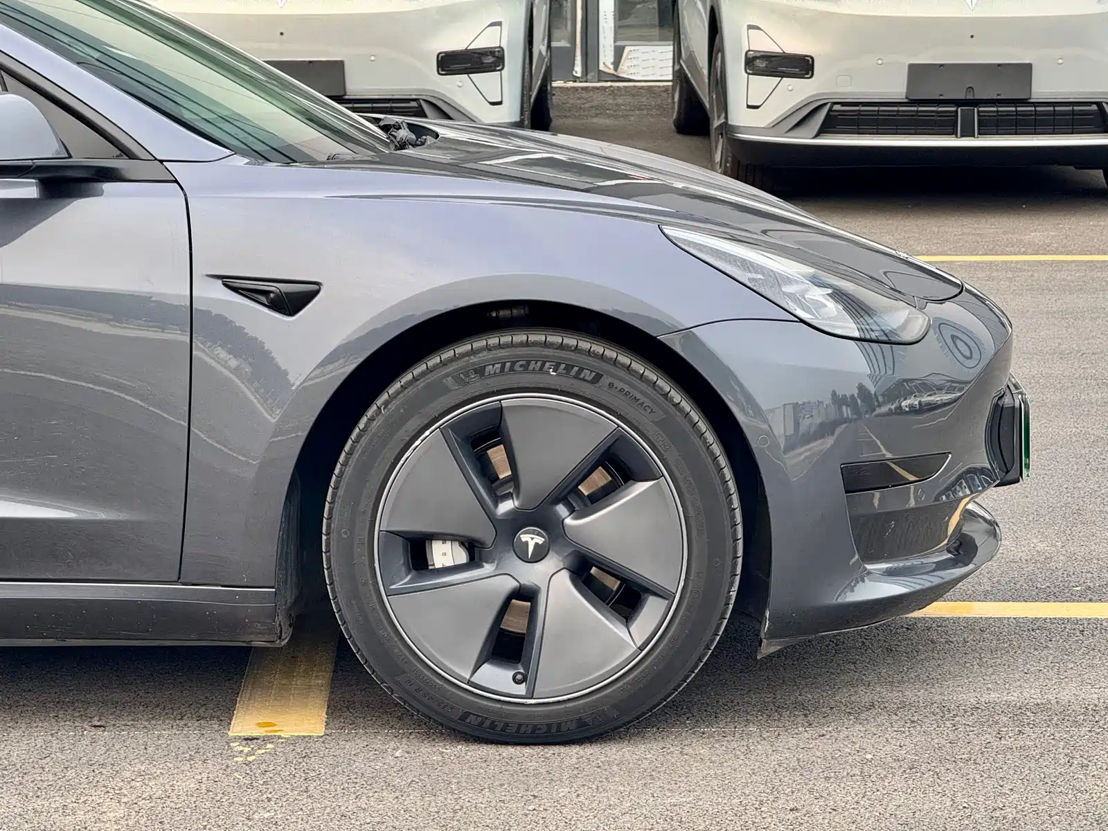 Фото 4 - Tesla Model 3