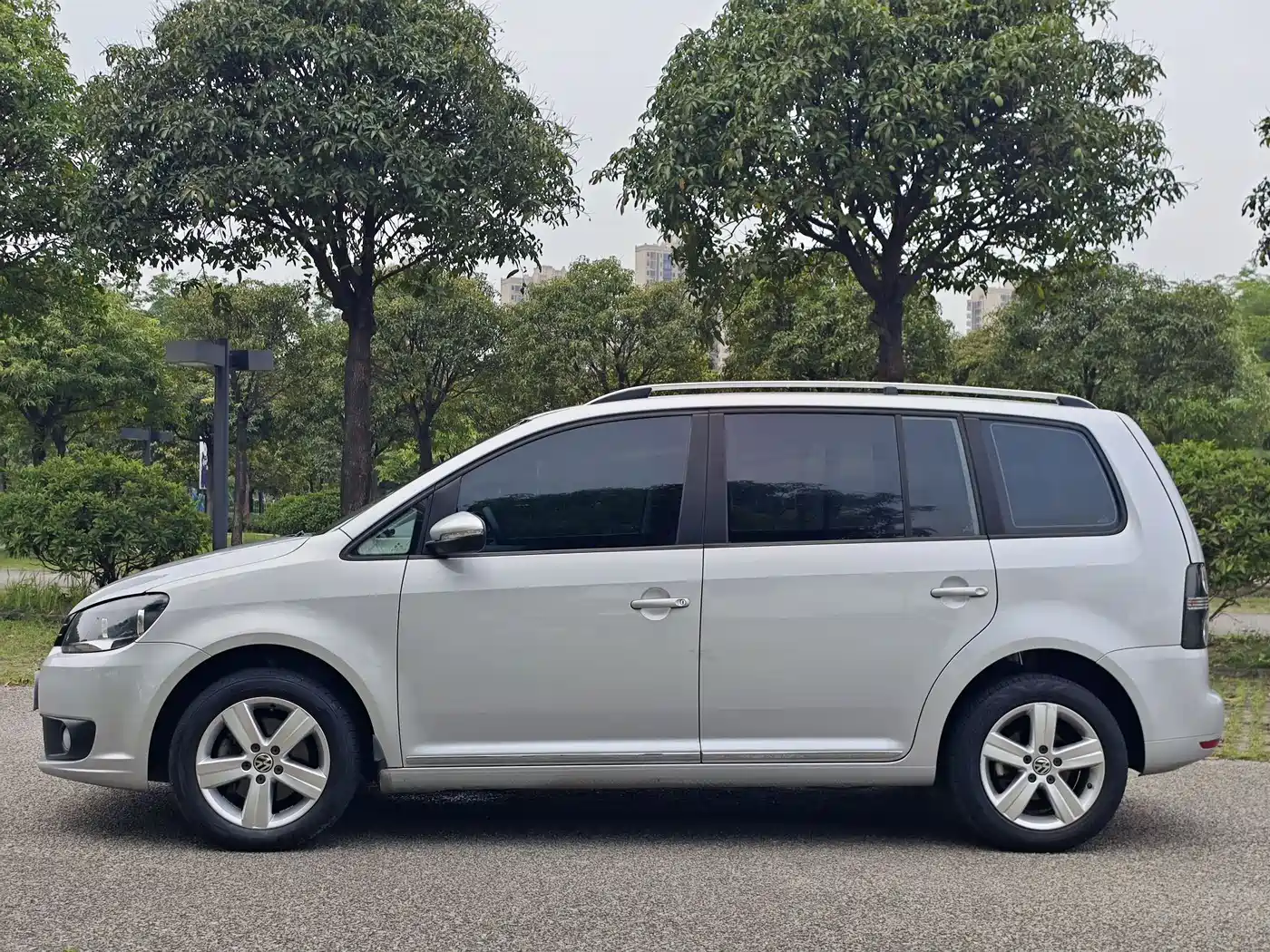 Volkswagen Touran 2015 1.4T DSG Comfort Edition 5-seater фото 6
