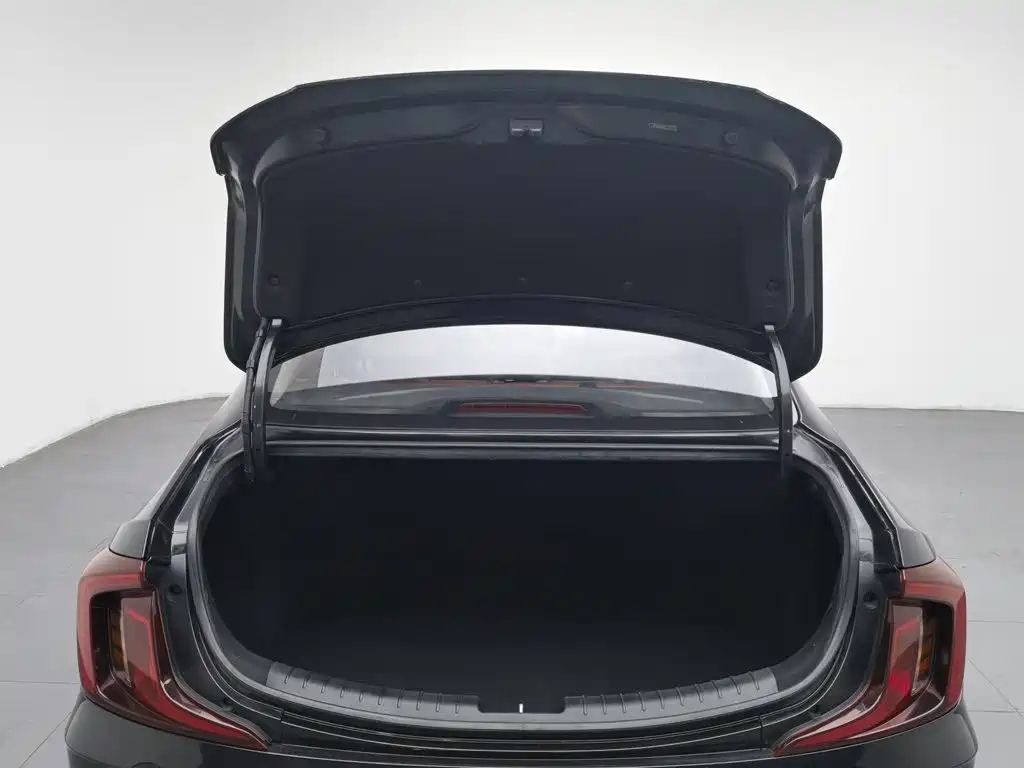 Hyundai Mistra 2021 2021 1.8L CVT LUX Premium