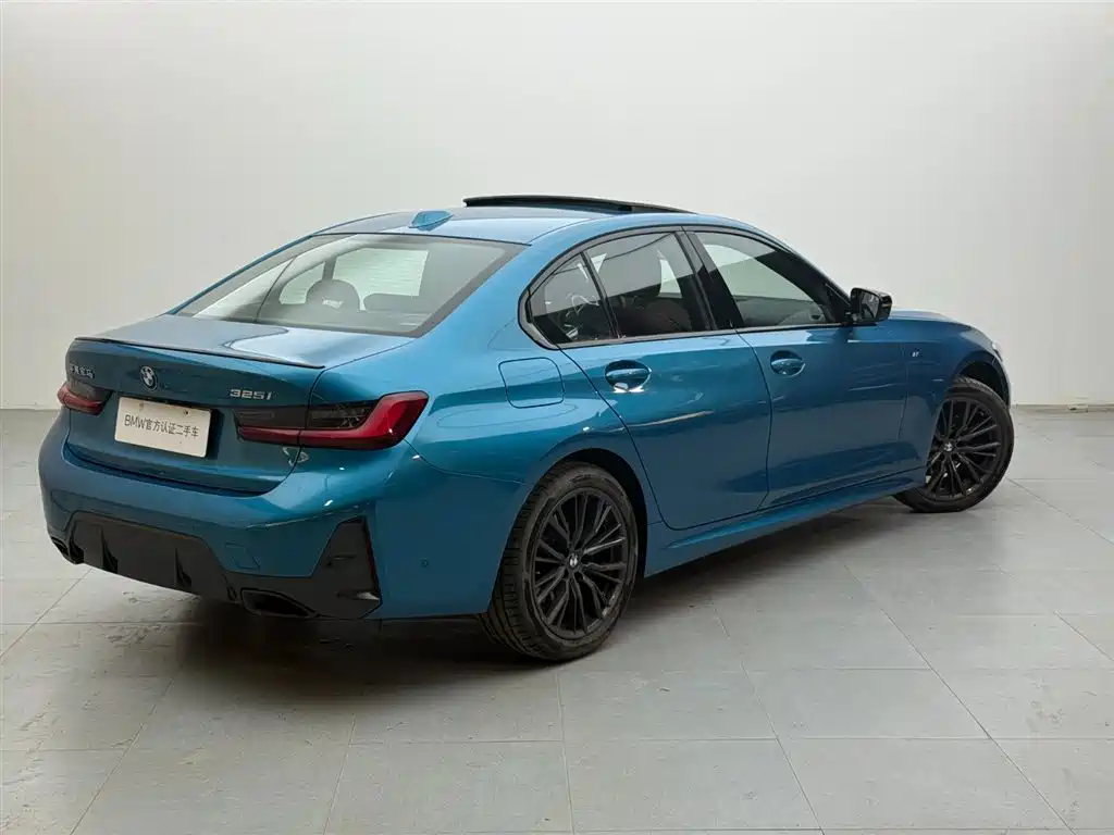 BMW 3 Series 2024 325i M Sport Shadowline Package фото 4