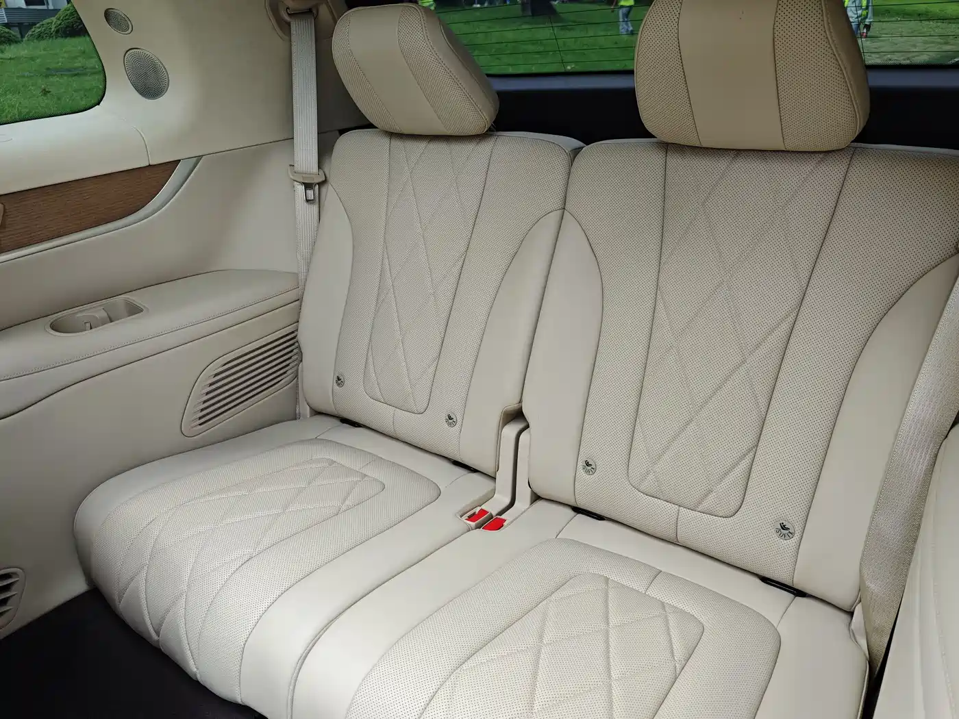 AITO Wenjie AITO M9 2024 Extended Range Ultra 42kWh 6-Seater фото 7
