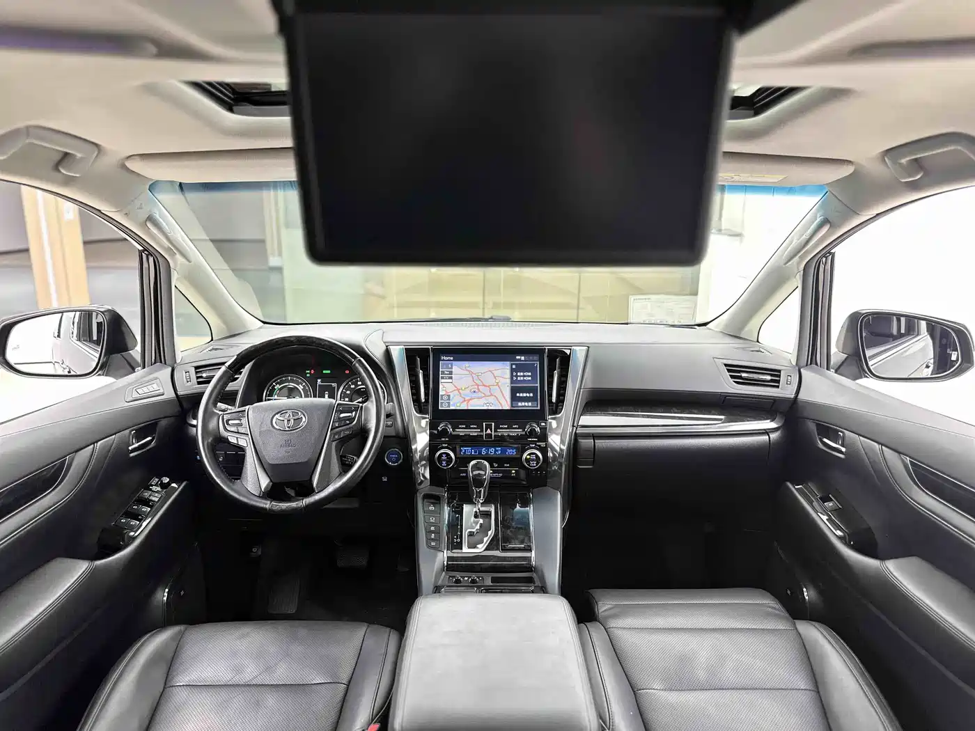 Toyota Vellfire 2020 Twin Engine 2.5L HV Luxury Edition фото 4
