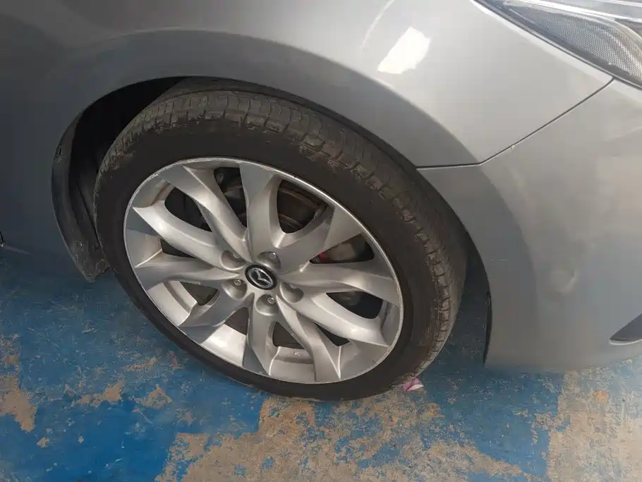 Mazda Mazda3 Axela 2014 2014 Sedan 2.0L Automatic Flagship