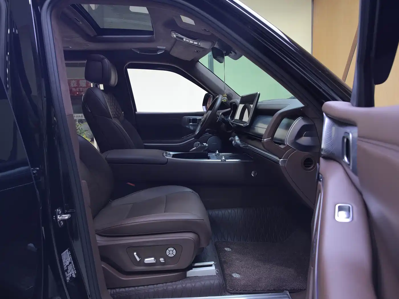 TANK TANK 700 NEW ENERGY