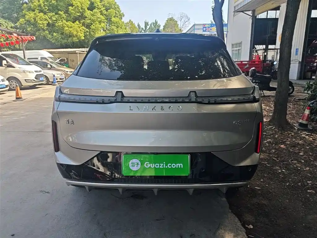 Lynk & Co 08 EM-P 2023 220km 4WD Performance Halo фото 6