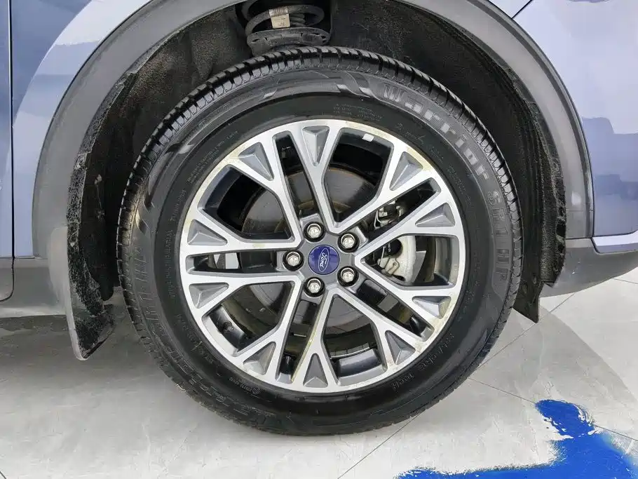 Ford Escape 2021 2020 EcoBoost 245 2WD Premium Edition
