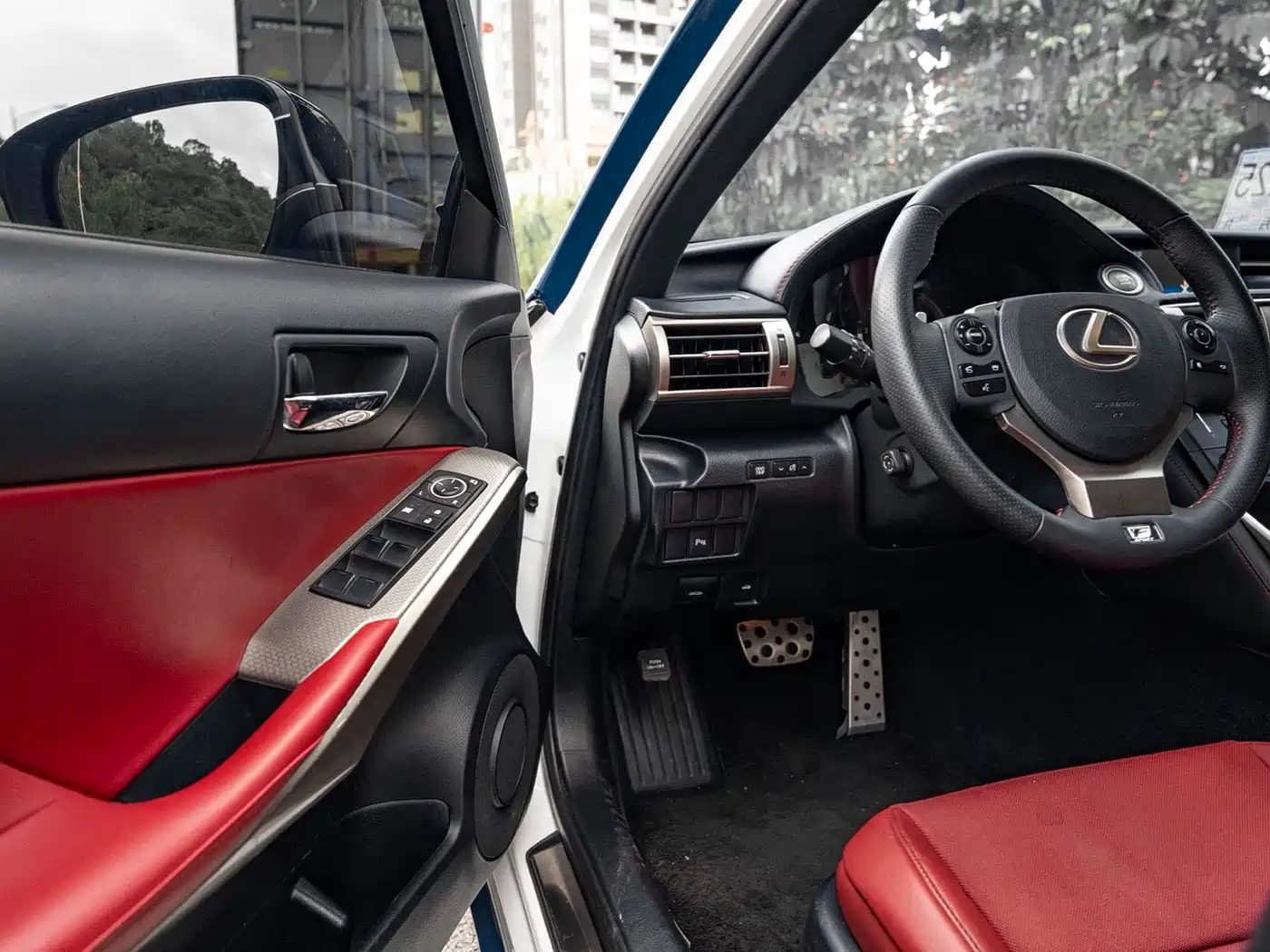 Lexus IS 2013 250 F SPORT фото 6