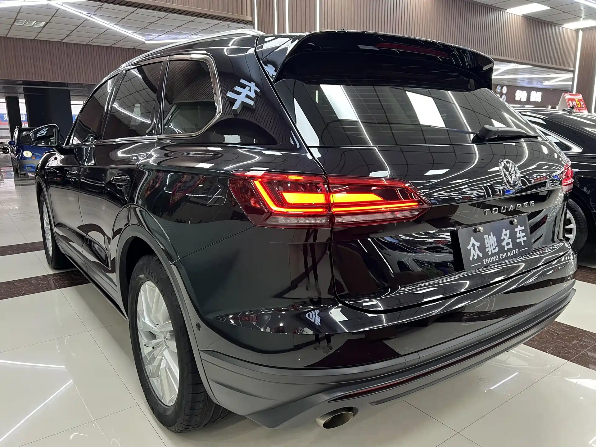 Фото 7 - Volkswagen Touareg