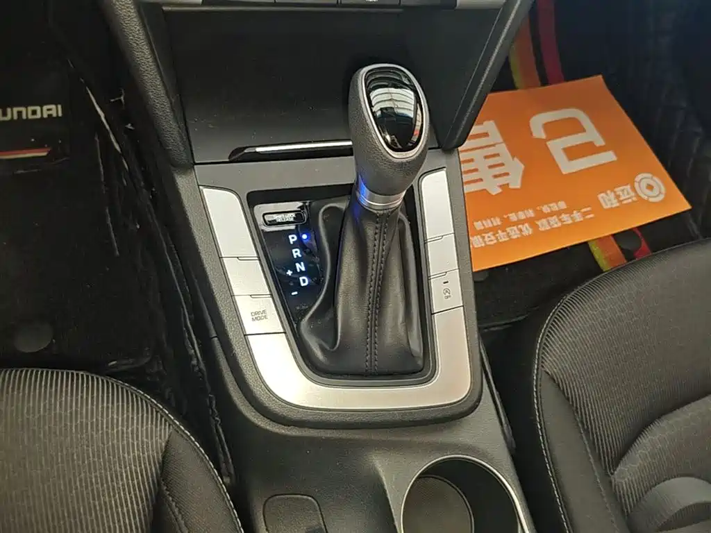 Hyundai Elantra 2016 Model 1.6L Automatic Smart Elite фото 14