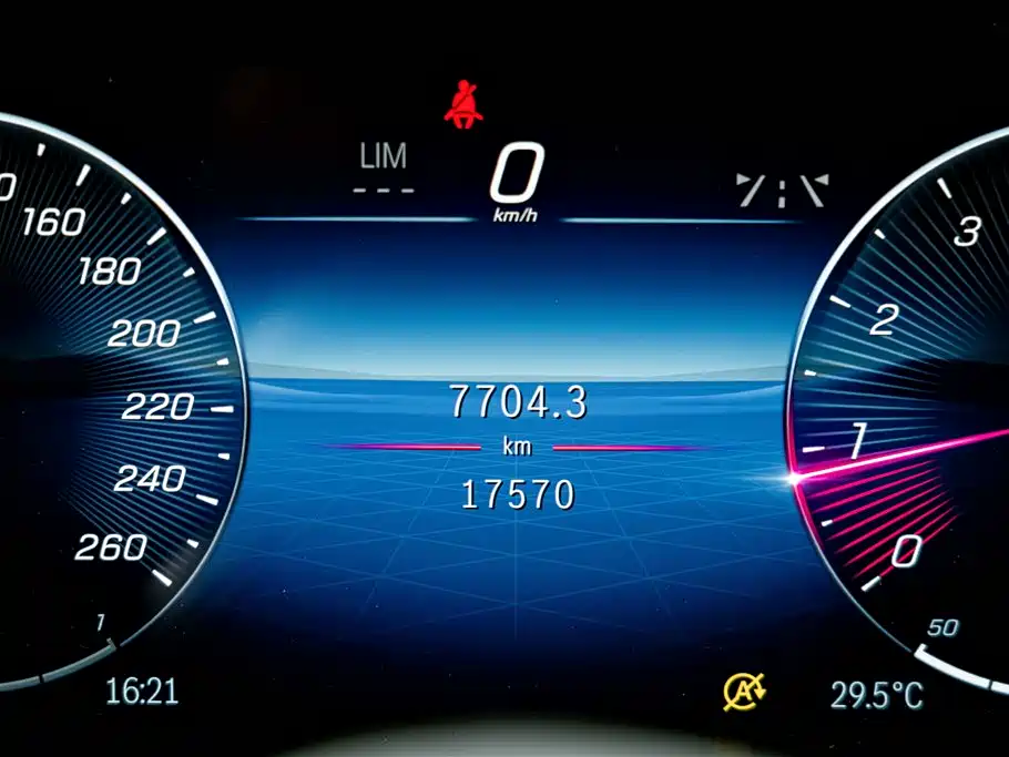 صورة 9 - Mercedes-Benz A-Class